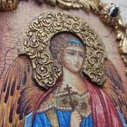 Фотография иконы Ангела Хранителя с камнями центральный вид
