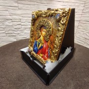 фото православной иконы Ангел Хранитель с футляром и камнями