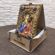 Фото православной иконы Ангел Хранитель с  камнями в подарочном футляре