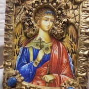 Фото православной иконы Ангел Хранитель с  камнями в подарочном футляре