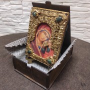 Фото иконы Казанская богородица с камнями в подарочном футляре