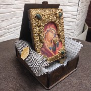 Фото иконы Казанская богородица с камнями