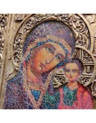 Фотография Подарочная икона пресвятой Богородицы Казанская с камнями под разными углами Изображение Подарочная икона пресвятой Богородицы Казанская с камнями с разных ракурсов