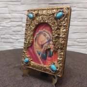 Фото православной иконы богородица Казанская с камнями