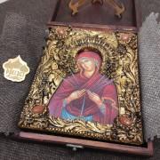 Фото иконы Пресвятой Богородицы "Семистрельная" с красными камнями