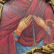 Фотография центра иконы Пресвятой Богородицы "Семистрельная" с красными камнями