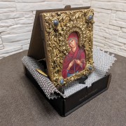 Фото иконы богородицы Семистрельная в подарочном футляре
