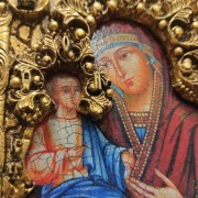 Авторская икона пресвятой Богородицы Троеручица с иглицами