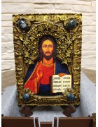 Фотография Православная икона Господа Вседержителя с камнями под разными углами Изображение Православная икона Господа Вседержителя с камнями с разных ракурсов