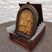 Фото резной иконы Чудо Святого Георгия о змие небольшая  на подставке