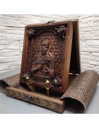 Изображение Резная икона святого Иоанна Кронштадтского с разных ракурсов