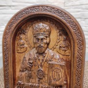 Деревянная икона Николая Чудотворца в толстой округлой раме