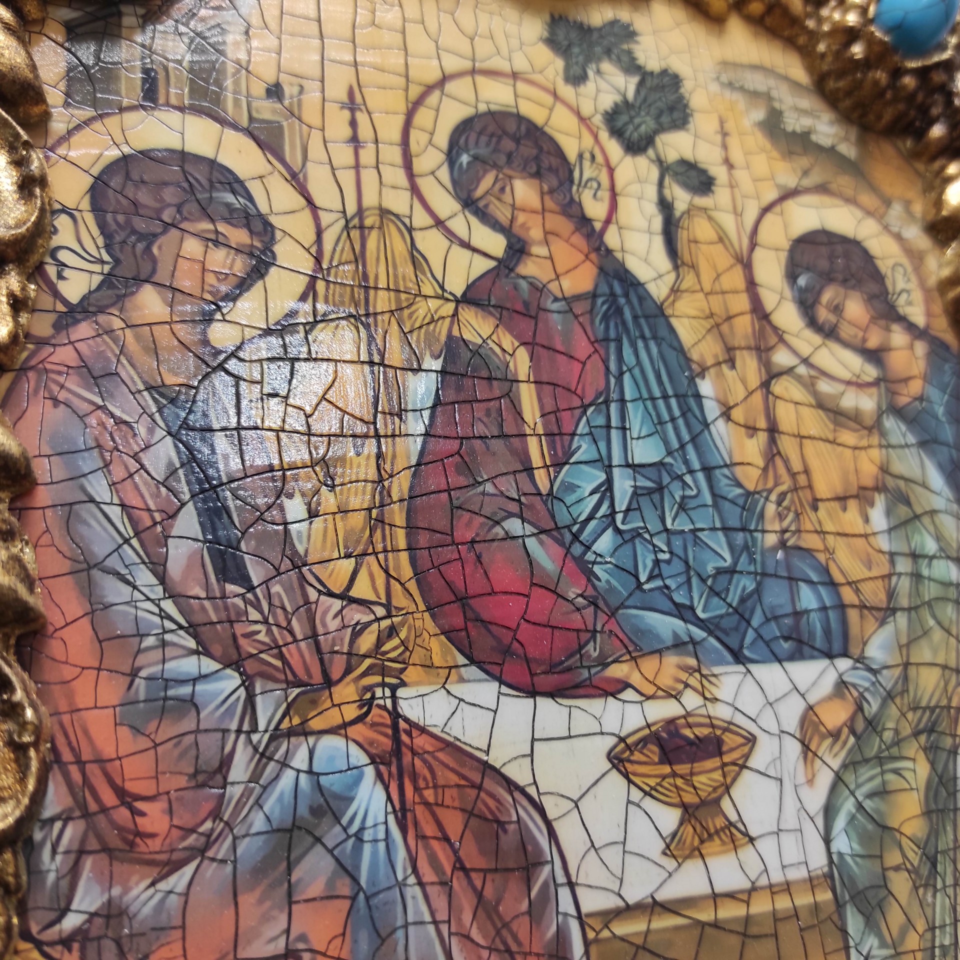 Фото центр иконы Троицы с иглицами и камнями
