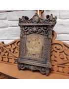 Изображение Маленькая резная икона святой Троицы с разных ракурсов