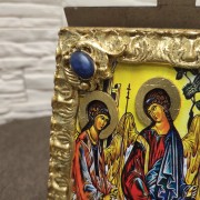 Фото иконы Троица 14-19 с камнями в подарочном футляре