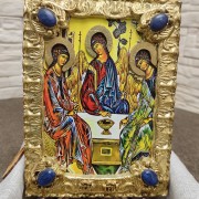 Фото иконы Троица 14-19 с камнями в подарочном футляре