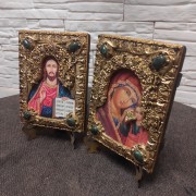 фото венчальных икон богородицы Казанская и Господь Вседержитель на подставке